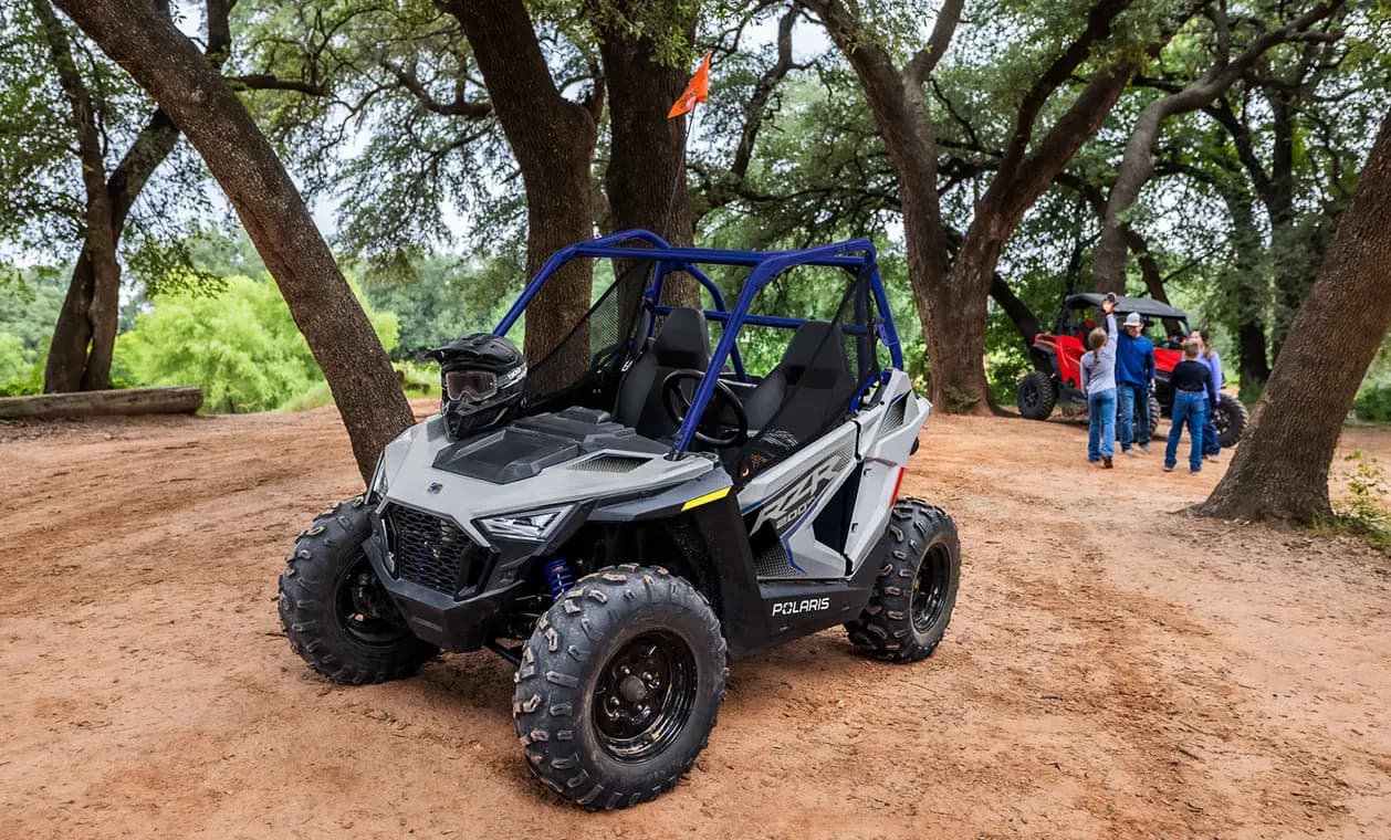 2027 RZR 200 EFI — фото 2